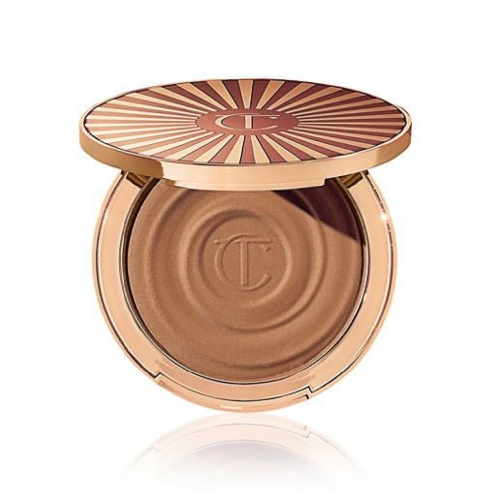 Charlotte Tilbury - Beautiful Skin Sun-Kissee Glow Bronzer in 2 Medium